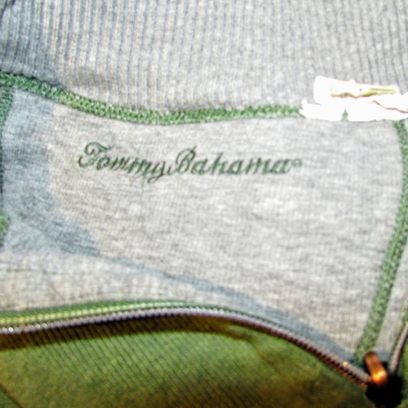 Donating 2/1 Tommy Bahama Md Reversible Sweatshirt - Picture 7 of 8